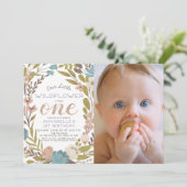 Kleine Wildblume Foto 1. Geburtstag Einladung (Stehend Vorderseite)