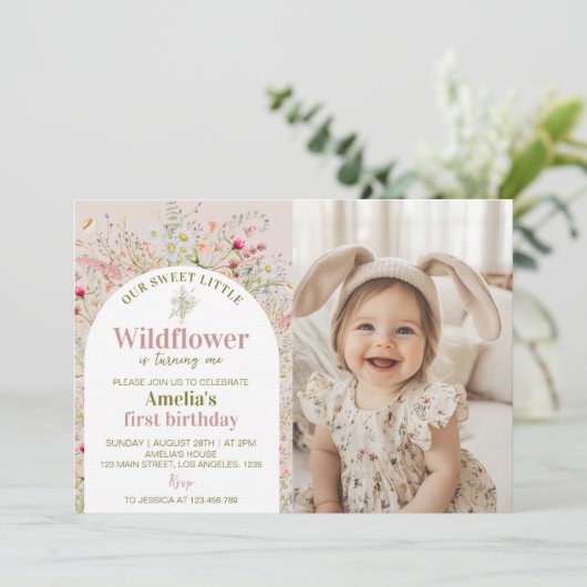 Kleine Wildblume Garten Geburtstag Foto Einladung (Stehend Vorderseite)