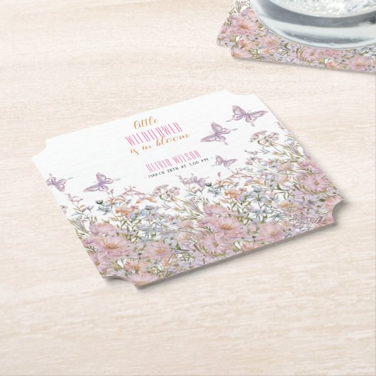 Kleine Wildblume ist in Blütendusche Untersetzer (angewinkelt)