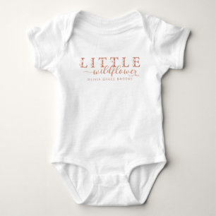 Kleine Wildblume personalisiertes Baby-Bodystrampl Baby Strampler