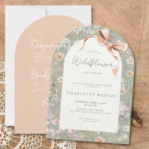 Kleine Wildblumen-Bogen-Babyparty im Boho-Stil