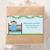 Kleiner Affe in einem Crib Boy Shipping Labels (Insitu)