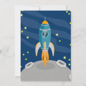 Kleiner Astronautenjunge träumt Geburtstagsparty Einladung (Rückseite)