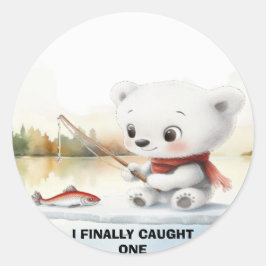 Kleiner Bär hat endlich einen Fisch angelandet Runder Aufkleber