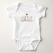 Kleiner Bean-Kaffee Baby Strampler (Vorderseite)
