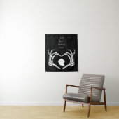 Kleiner Bogen kommt bald Skelett Hände im Herzen Wandteppich (Beispiel)