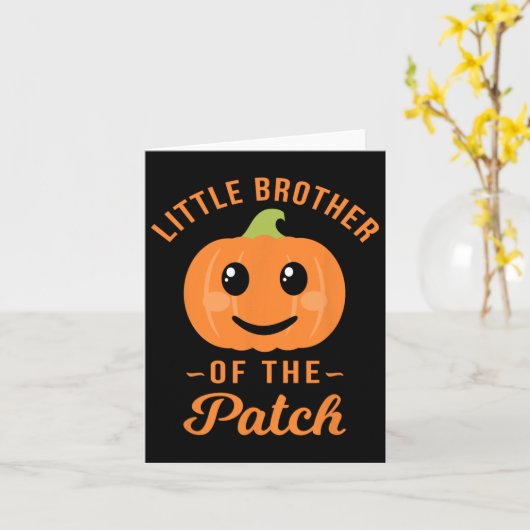 Kleiner Bruder des Patchkürbiskatzens Halloween Karte (Gelbe Blume)