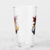 Kleiner Drache, große Energie – Die Ember Clocklin Glas (Links)
