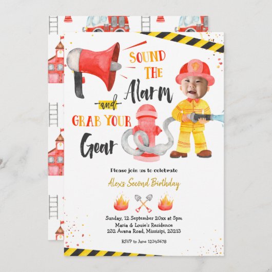 Kleiner Feuerwehrjunge mit Foto Junge Geburtstag Einladung (Vorne/Hinten)