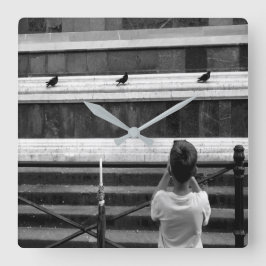 Kleiner Fotograf Quadratische Wanduhr