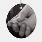 Kleiner Fuß in Großhand Ornament (Links)