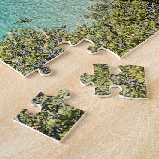 kleiner goldfarbener Strand auf Sardinien mit türk Puzzle (Seite)