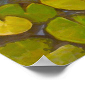 Kleiner Goldfish Koi im Teich mit Lily Pads Poster (Ecke)