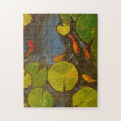 Kleiner Goldfish Koi im Teich mit Lily Pads Puzzle (Vertikal)