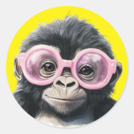 Kleiner Gorilla mit rosa Brille Gelber Hintergrund Runder Aufkleber