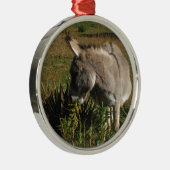 Kleiner grauer Esel mit Wildblumen Silbernes Ornament (Rechts)