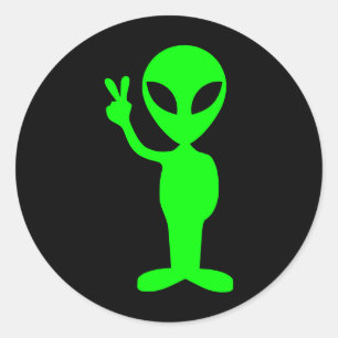 Kleiner Grüner Mann auf schwarz Runder Aufkleber