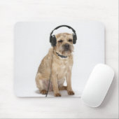 Kleiner Hund mit Kopfhörer Mousepad (Mit Mouse)