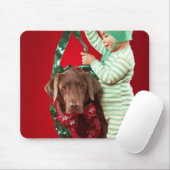 Kleiner Junge, der einen Hund verziert Mousepad (Mit Mouse)