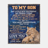 Kleiner Junge gestern Freunde heute Löwe Mama zu S Fleecedecke (Vorderseite)