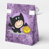 Kleiner Junge in Kostüm w/Pumpkin Lila Damask Geschenkschachtel (Rückseite)