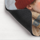 Kleiner Junge mit Atem des eisigen Herzens Mousepad (Ecke)