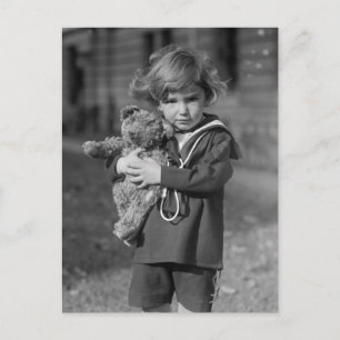 Kleiner Junge mit Teddybär: 1923 Postkarte