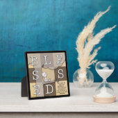 Kleiner Junge sitzt in Baum gesegnet von Schönheit Fotoplatte (InSitu)