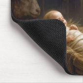 Kleiner Junge spielt sein Trommelchen für Baby in  Mousepad (Ecke)