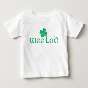 Kleiner junger Mann Baby T-shirt