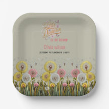 Kleiner Kronleuchter ist in Blütendusche