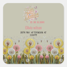 Kleiner Kronleuchter ist in Blütendusche