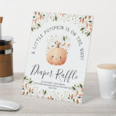 Kleiner Kürbis auf dem Weg zum Herbst-Baby-Windeln Sockelschild (In SItu)