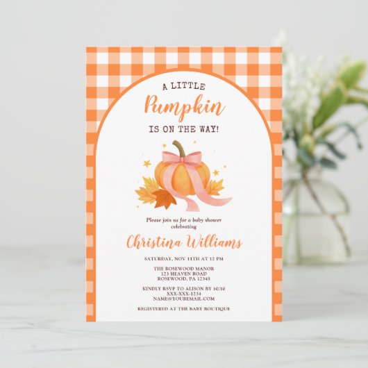 Kleiner Kürbis auf die Mädchendusche Einladung (Stehend Vorderseite)