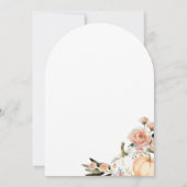 Kleiner Kürbis auf die Pink Floral Baby Dusche Einladung (Rückseite)