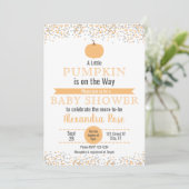 Kleiner Kürbis auf die Way Baby Dusche Einladung (Stehend Vorderseite)