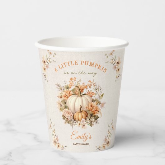 Kleiner Kürbis ist auf dem Weg Pastel Baby Dusche Pappbecher (Vorderseite)