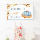 Kleiner Kürbis ist auf dem Weg zum blauen Begrüßun Banner (Insitu)