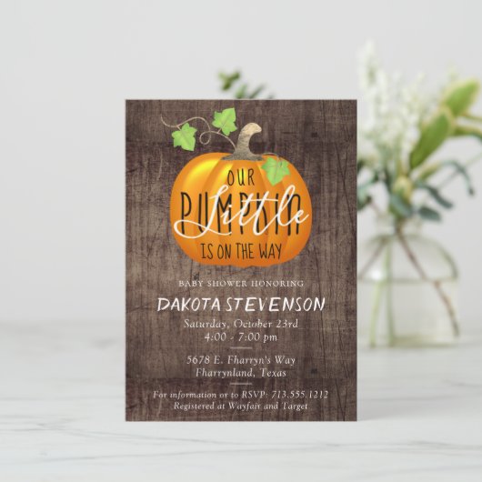 Kleiner Kürbis ist unterwegs | Niedliche Babydusch Einladung (Stehend Vorderseite)