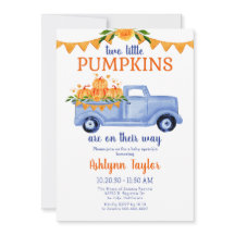 Kleiner Kürbisknechtenjunge in einem