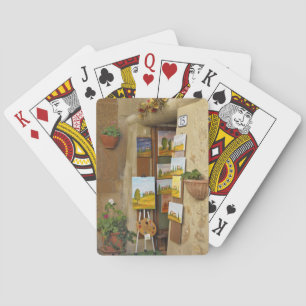Kleiner Laden mit Kunstwerken zum Verkauf auf dem Spielkarten