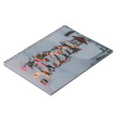 Kleiner Leuchtturm, zu Weihnachten dekoriert Notizblock (Linke Seite)