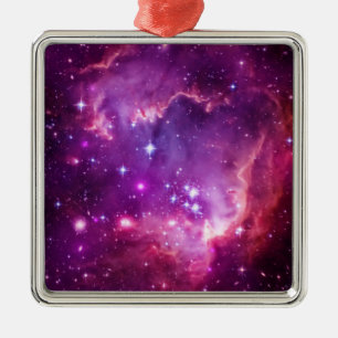 Kleiner Magellanscher Nebel mit violettem Schimmer Ornament Aus Metall