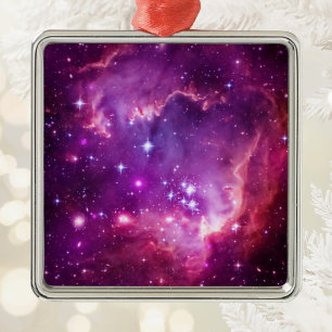 Kleiner Magellanscher Nebel mit violettem Schimmer Ornament Aus Metall
