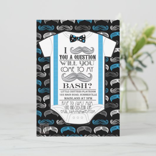 Kleiner Mann / Mustache Bash Baby Dusche Einladung (Stehend Vorderseite)
