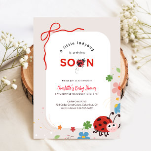 Kleiner Marienkäfer Floraler Bogen Babyparty Einladung