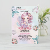 Kleiner Mermaid-Bogen ist auf dem Weg Babydusche3 Einladung (Stehend Vorderseite)