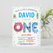 Kleiner Monsterjunge Erstgeburtstag-Monster Einladung (Stehend Vorderseite)