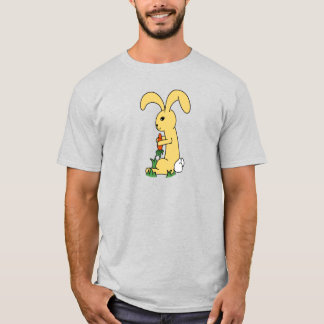 Kleiner Niedlicher gelber Cartoon Beleuchtung mit T-Shirt