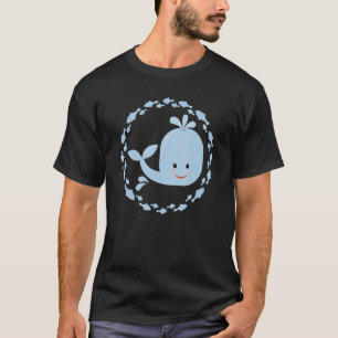 Kleiner Niedlicher Wal in einem farbenfrohen Fisch T-Shirt